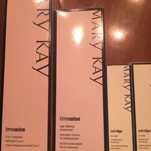 Mary Kay timewise set Free Satin lips set